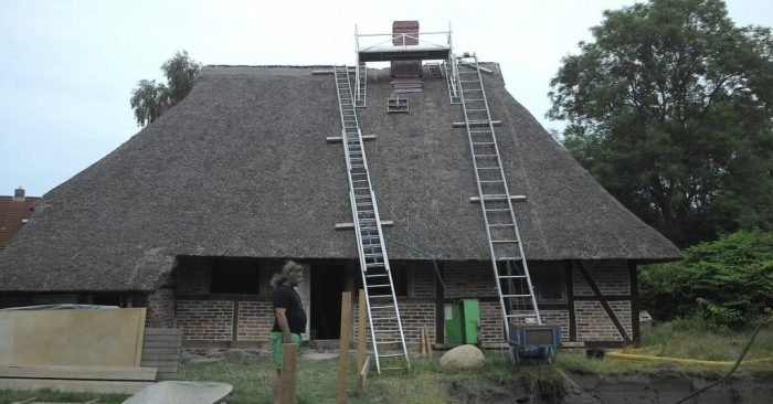 Biaya renovasi atap rumah