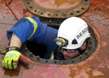 Intruksi Kerja Bekerja di Ruang Terbatas (Confined Space)