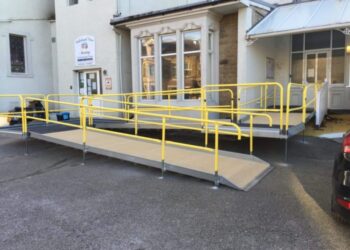 Rambu rambu k3 sarana umum publik