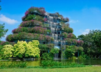 Gedung yang memiliki air terjun