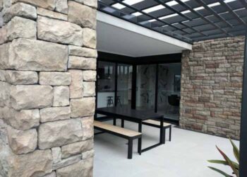 Rekomendasi model batu alam dinding luar rumah