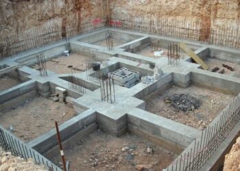 Hari baik membuat pondasi rumah