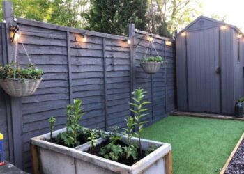 Pilihan warna cat pagar rumah yang terlihat mewah