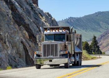 Harga Sewa Dump Truck Per Jam Harian dan Bulanan