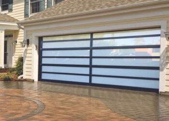 Rekomendasi model Pintu Minimalis Kaca & Aluminium Untuk Rumah Modern