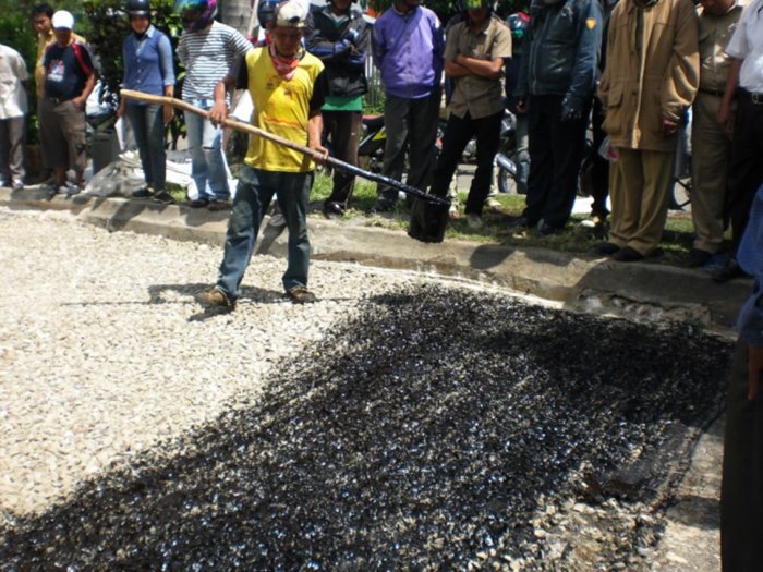 Pekerjaan Lapis Penetrasi Macadam (Lapen)