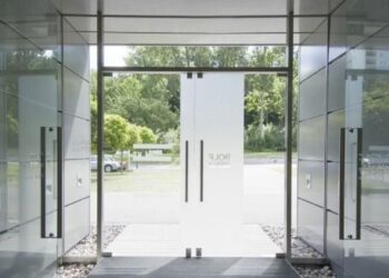 Keunggulan Pintu Kaca Frameless 12 Mm Untuk Rumah